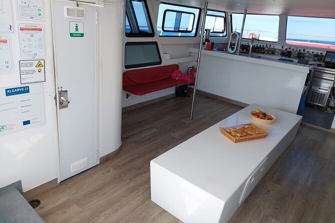 3 Hour Benagil Sunset and Coastline Boat Tour in Albufeira - The Onboard Extras That Make or Break a Sunset Tour
