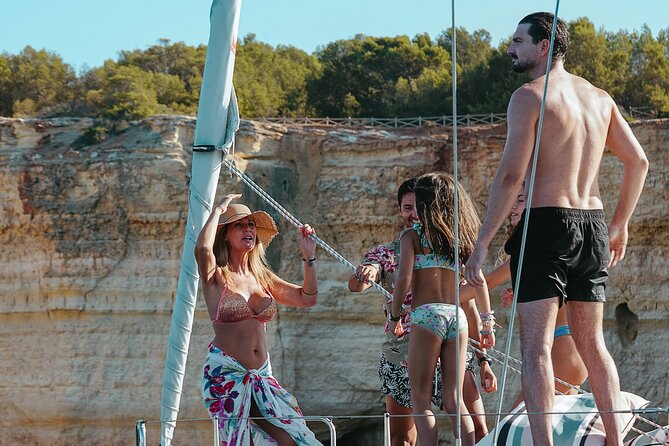 3h30 Private Half day Luxury Sail-Yacht cruise - Crew and service: why the experience feels comfortable