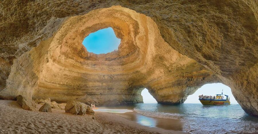 Albufeira: 2.5-Hour Benagil Caves & Dolphin Watching - Practical tips that make the difference on the water