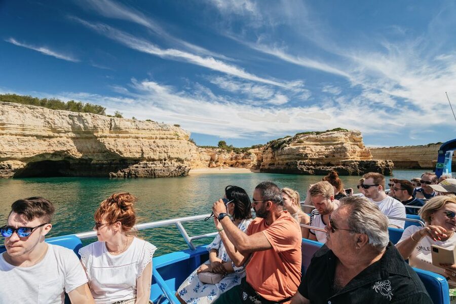 Albufeira: 2.5-Hour Benagil Caves & Dolphin Watching - From Dream Wave Marina to open water in a speedboat
