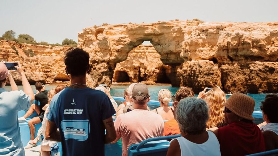 Albufeira: 2.5-Hour Dolphin Watching and Caves Trip - Crew, Comfort, and the Little Things That Matter