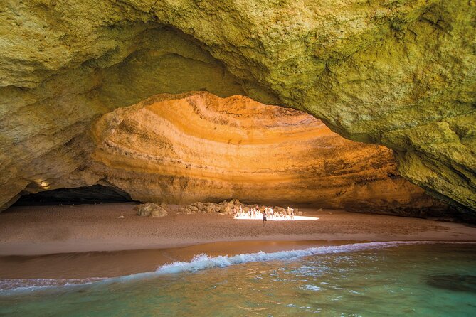 Albufeira: 3 Hours Benagil Caves & Coastline Tour - "Unwind" - Onboard comfort, snacks, and drinks that make the ride feel special