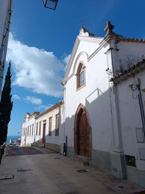 Albufeira: A Local Experience w/food tasting & local shops - Should you book Albufeira: A Local Experience with food tasting & local shops?