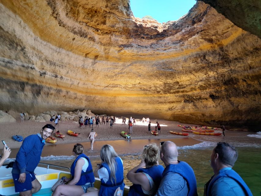 Albufeira: Algarve Coast Guided Tour with Wine Tasting - The Guide Factor: Luis, Humor, and Getting the Best Photos