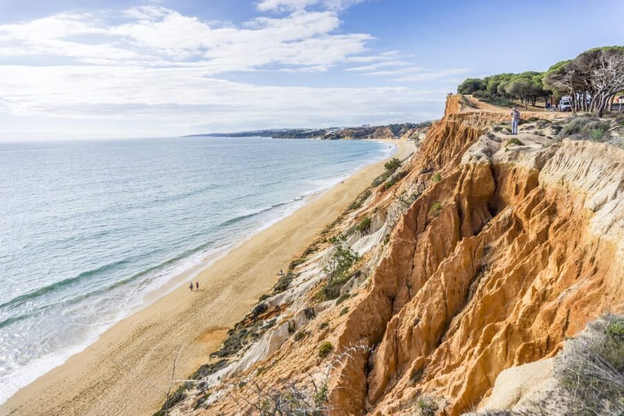 Albufeira: Beach, Old Town & Falesia Electric Tuk Tuk Tour - Guide Pedro and why the storytelling feels practical