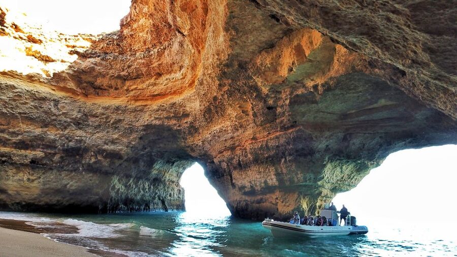 Albufeira: Benagil Cave and Dolphin Sightseeing Boat Cruise - Marinha Beach: the award-winning pause