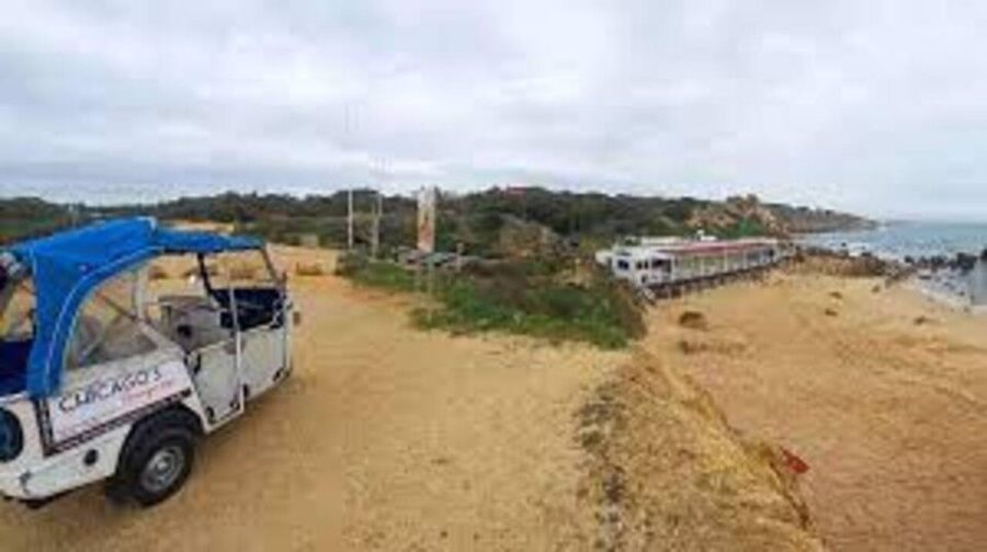 Albufeira City Tour & Best Beaches 2h (TukTuk or Jeep) - Albufeira Old Town and the tiny Albufeira Castle streets