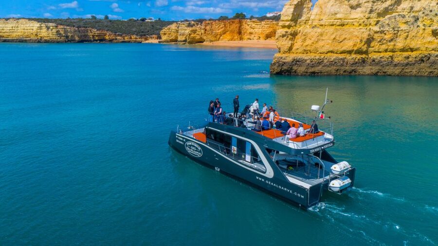 Albufeira: Coastline and Benagil Caves Tour by Catamaran - Benagil Cave time: what you should expect around the entrance area