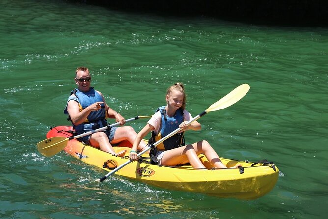 Albufeira Kayak Tour – Relaxing Trip with 2 Guides - The catamaran ride to Praia do Castelo: the “okay, I’ve got this” warm-up