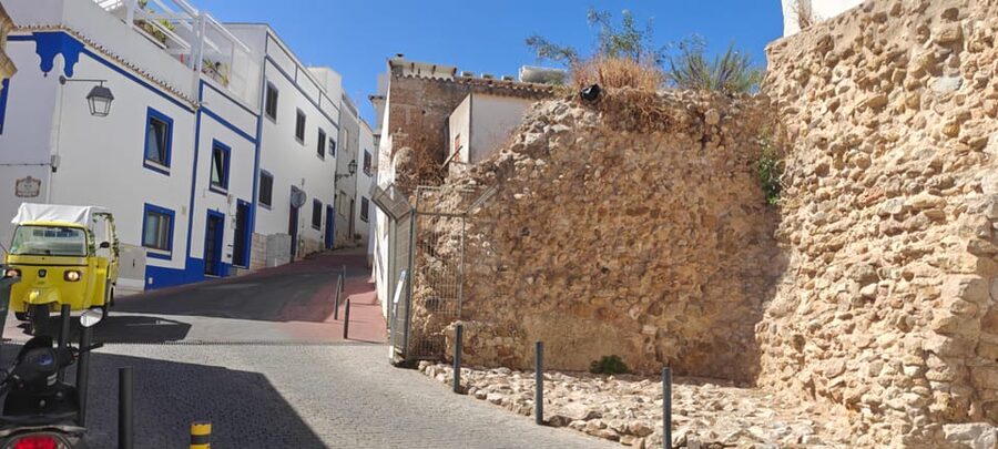Albufeira: Old Town 1.5h - Panoramic viewpoint stops that actually help you understand the town