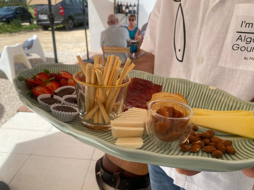 Albufeira/Porches/Vilamoura: Wine Tasting with Tapas & Music - Wine, tapas, and music in Algarve countryside
