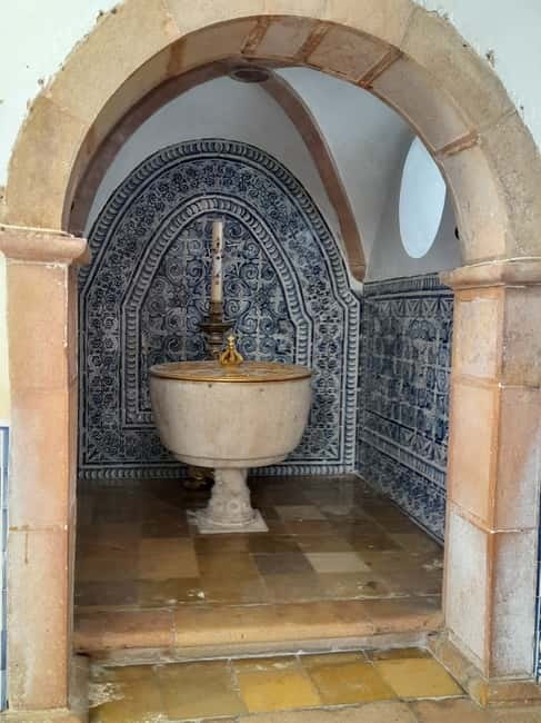 Albufeira: Silves Castle and Chapel of Bones, - Who This Tour Suits Best