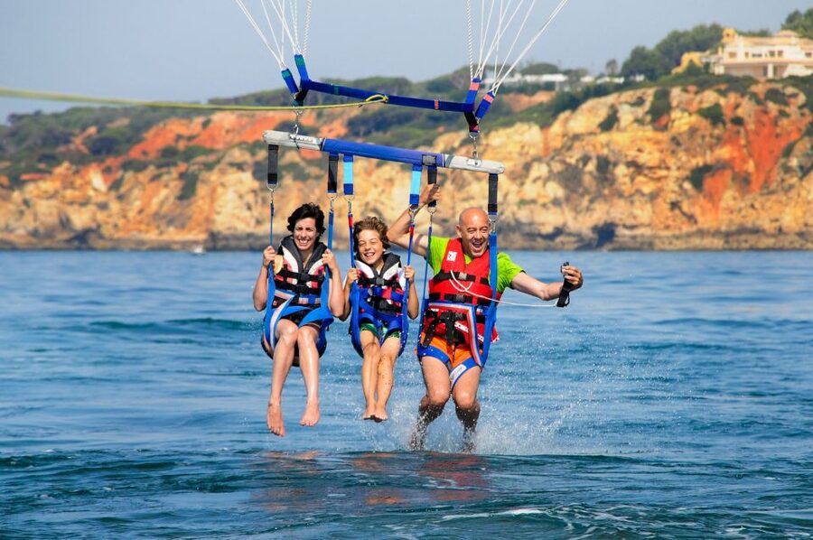 Albufeira: Single, Double or Triple Parasailing Tour - What to bring, and how to dress for a boat that works like a boat