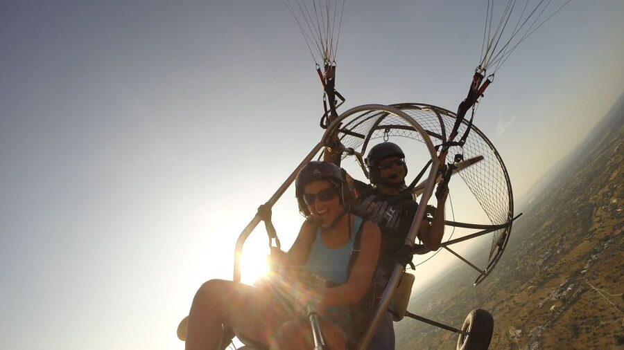 Albufeira: Sunset Paragliding Flight - From Vilamoura golf courses to the marina boats