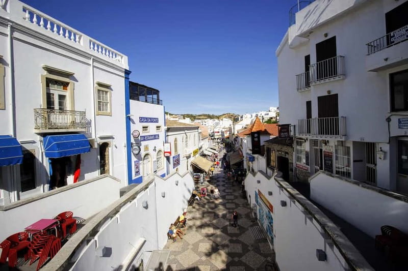 Albufeira: Tuk Tuk Ride with Old Town and Beaches - Weather, timing, and what to bring for comfort