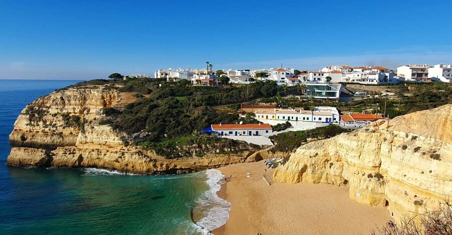 Algarve: Carvoerio and Benagil Walking Tour and Cruise - The cruise: Portimão to grottoes near Algar Seco and Benagil