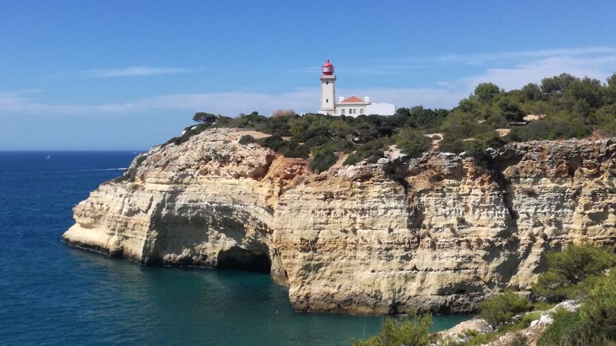 Algarve: Carvoerio and Benagil Walking Tour and Cruise - Transport and meeting points: the stuff that can make or break the day