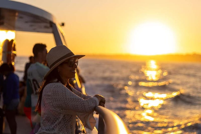Algarve: Catamaran Sunset Tour with DJ or Live Guitarist - Sailing West to São Rafael and the Xorinho Cave