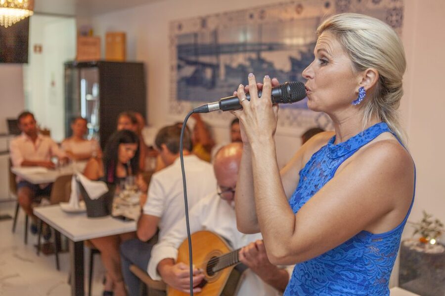 Algarve: Fado Night with 6- Course Algarvian Tapas Dishes - Fado night in the Algarve, timed for a real evening