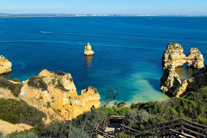 Algarve: Lagos Sightseeing guided Tour with e-bikes - Ponta da Piedade cave and lighthouse, without the stampede feel