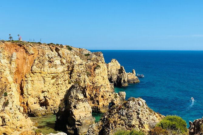 Algarve: Lagos Sightseeing guided Tour with e-bikes - The Fisherman Trail ride toward Praia da Luz