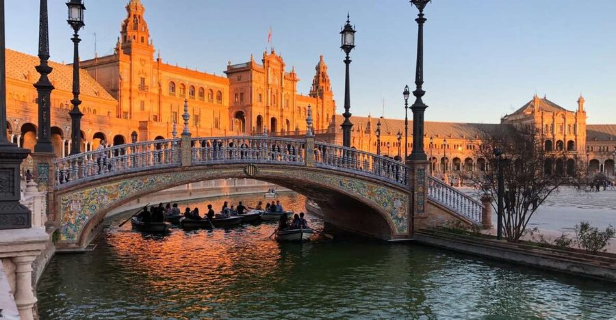 Algarve: Seville Full-Day Shopping and Sightseeing Tour - Royal Alcázar: don’t let the ticket line steal your afternoon