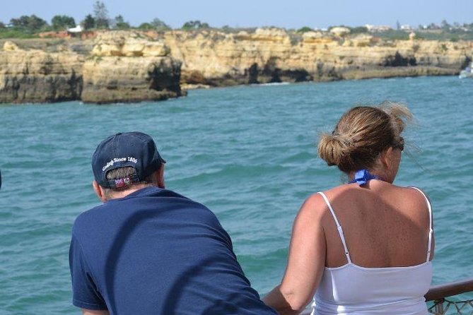 Benagil Adventure: Jeep and Boat Tour with Wine Tasting - Local tastings and wine: what you should expect