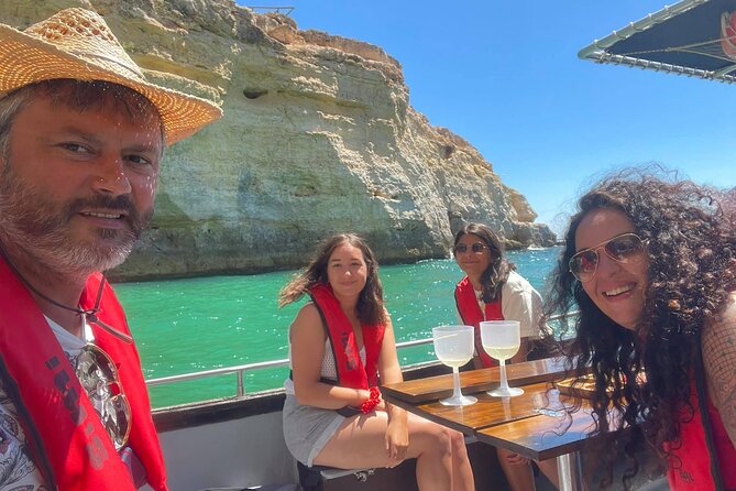 Benagil Caves trips - Getting to the marina, free pickup in Alvor and Portimão