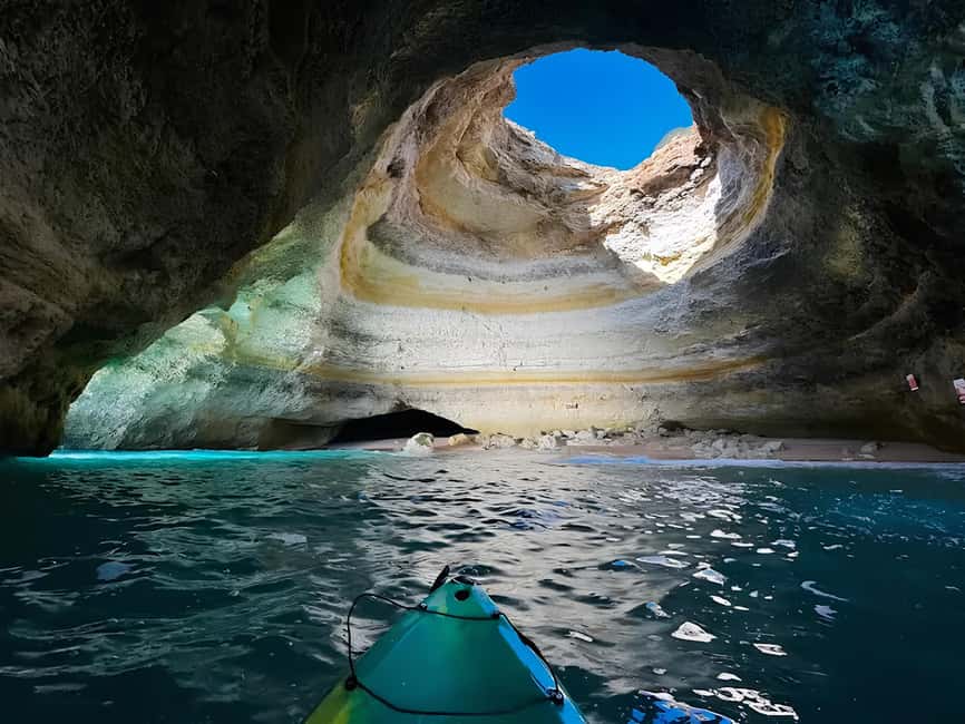 Benagil: Kayak Tour to Benagil Caves – Small Group - Getting set up at O Algar (and why timing matters)