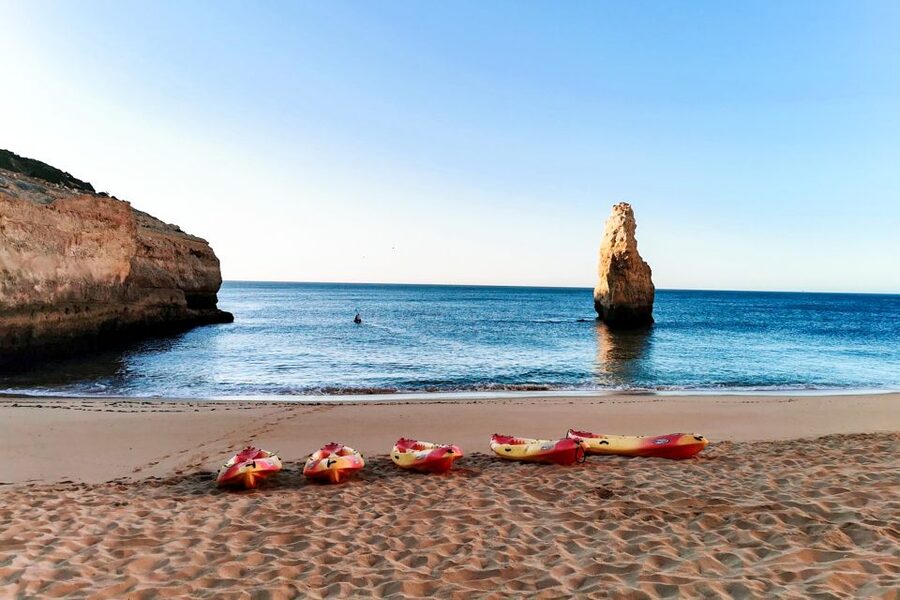 Benagil: Kayaking Tour to the Benagil Cave (Free Shower) - Start at Benagil Beach: safety briefing that actually helps