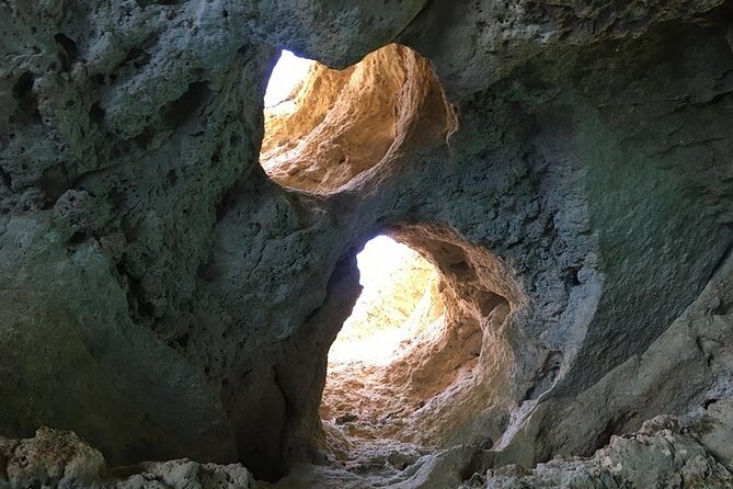 Benagil - Private Tour with Captain - Algarve Cave Captain - Boat size and cave access, why the vehicle matters in Benagil