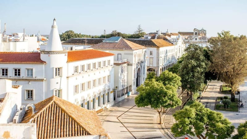 Best of Faro: Private Walking Tour with a Local - Where the walk starts: Arco da Vila, the easiest way to orient in Faro