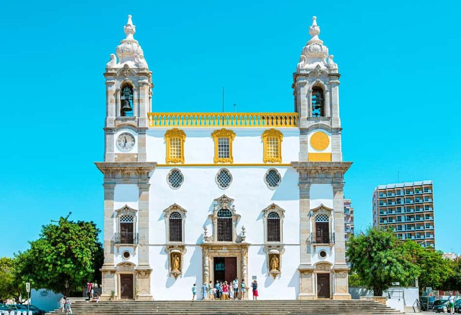 Best of the East: Day Trip to Faro, Olhão, Tavira, & more - Tavira on Foot: Roman Bridge, Cobblestones, and Church Corners