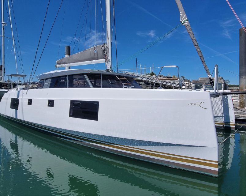 Boat in Algarve - Luxury Catamaran - Lagos - How the day is paced: sailing time, then anchored time