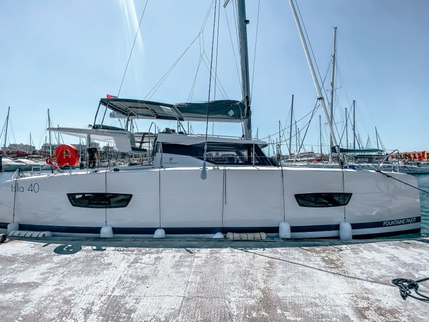 Boat in Algarve - Luxury Catamaran - Portimão - Luxury catamaran time from Marina de Portimão