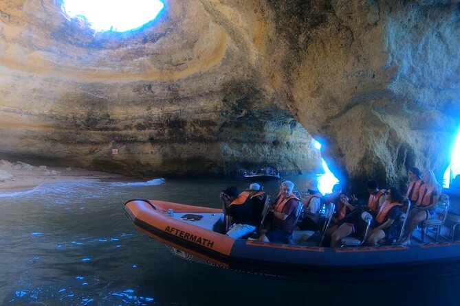 Boat trip to the caves of Benagil - How the guide experience makes the trip better
