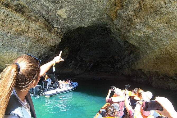 Boat trip to the caves of Benagil - Dolphin spotting: a bonus you should not count on