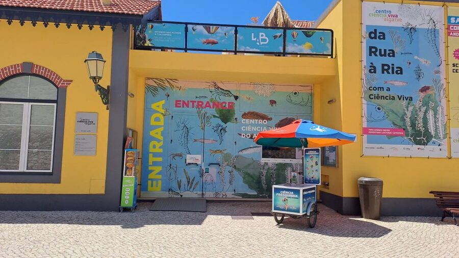 CCVAlgarve Family Ticket | 2 adults + Children - The science zones kids love: earthquake, tornado, and planet gravity
