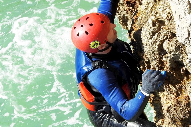 CLIFF JUMPING tour - Coasteering in Albufeira - Fitness and health rules you should take seriously