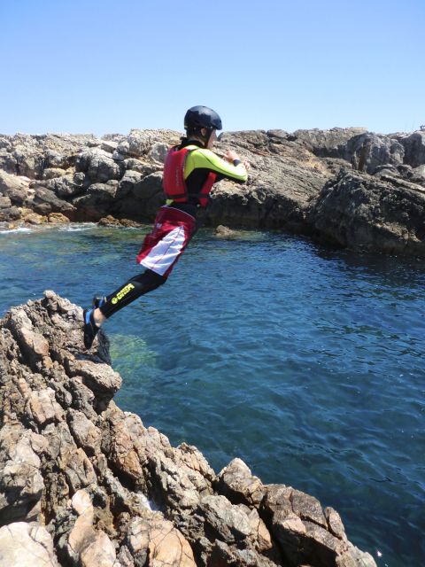 Coasteering Algarve: Cliff Jump, Swim & Climb in Sagres - What to bring (and what not to waste time packing)