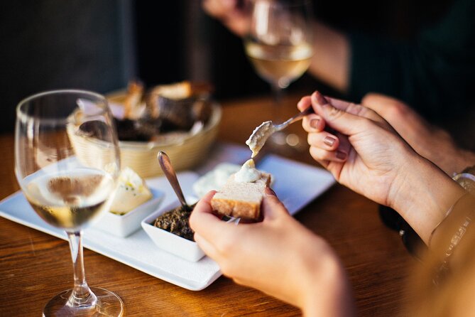 Drinks & Bites in Faro Private Tour with a Local - Stop 3: Igreja de São Pedro area, downtown highlights you can use later (about 1 hour)