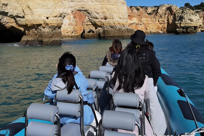Express tour to Benagil Cave & Marinha - Benagil Cave in a zodiac, the fast way that still feels close