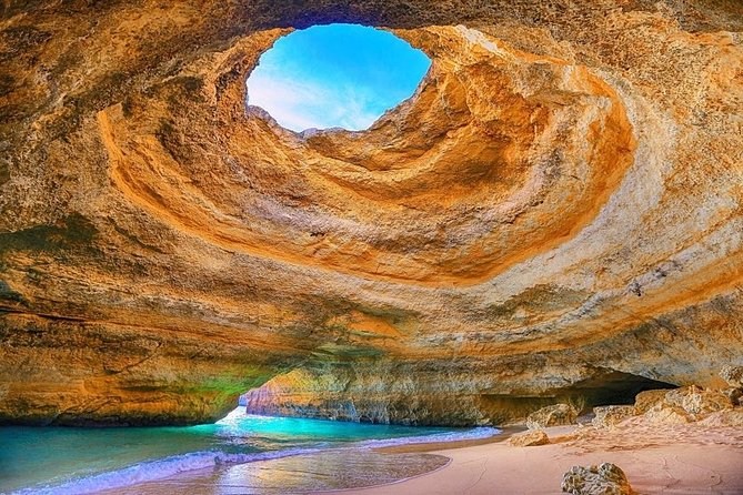 Express tour to Benagil Cave & Marinha - Life jackets: included, and that is a comfort factor