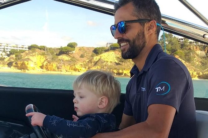 Family Cruise Algarve - Stop 1: sweeping Algarve beaches and red-cliff backdrops