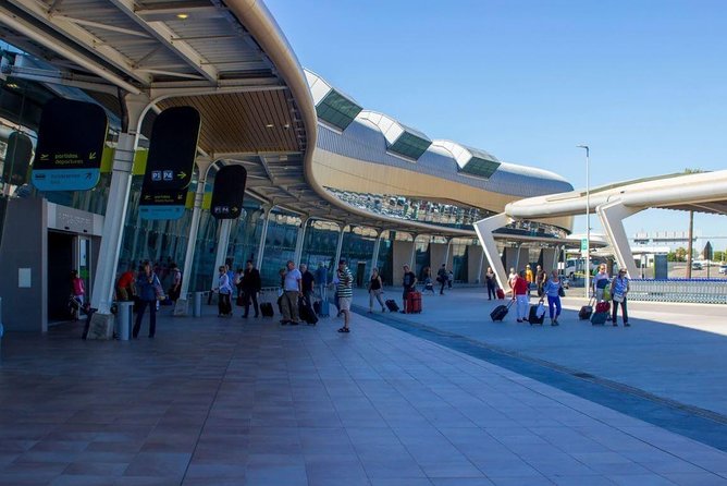 Faro Airport Private Transfer - Albufeira (Departure) - Pickup in Albufeira: Where Your Driver Finds You