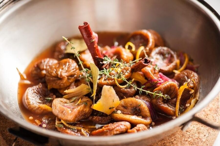 Faro: Learn to cook a Cataplana like a local! - Faro Old Town, Tertúlia Algarvia, and your cataplana mission