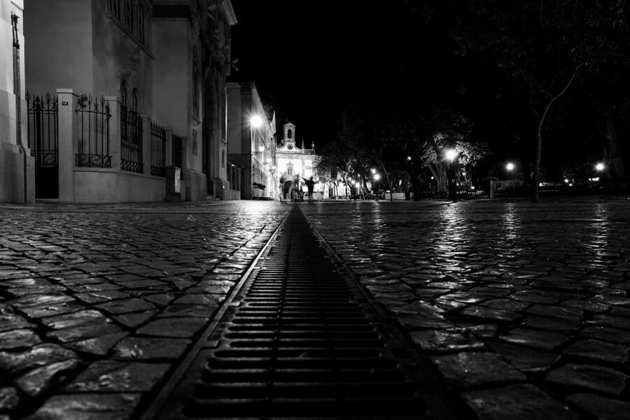 Faro: Night Segway Tour with Cocktails - The guided ride: legends, history, and monuments you pass