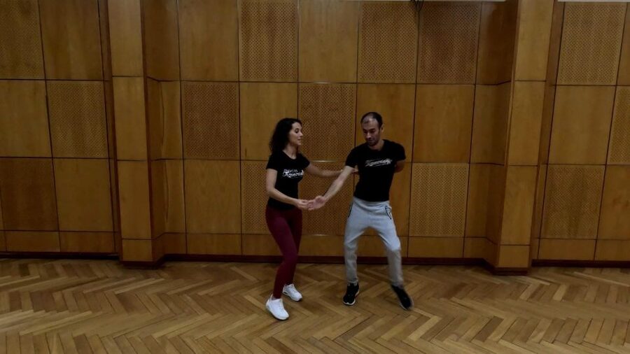Faro: Private Dance Lessons (Salsa,Bachata,Kizomba) - Group vs Private Lessons: Picking the Right Learning Vibe in Faro