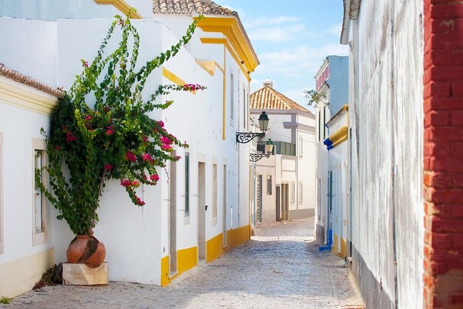 Faro Private Walking Tour: Uncovering its Architectural Legacy - Igreja da Ordem Terceira and the Chapel of Bones story (outside view)
