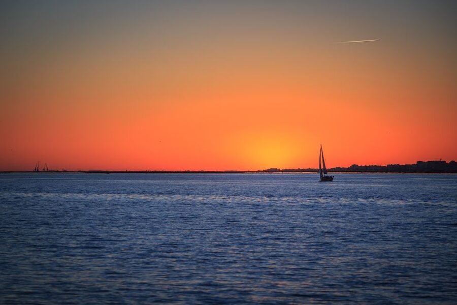 Faro: Ria Formosa Guided Sunset Tour by Catamaran - Practical stuff before you go: what to bring and what to plan